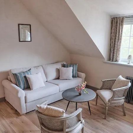 Palac Kamieniec B&B 3*