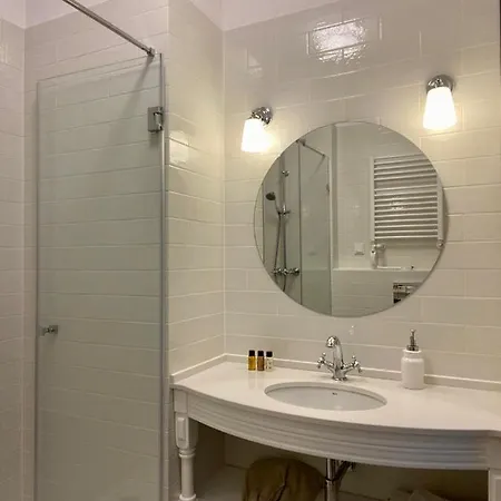 Palac Kamieniec B&B 3*