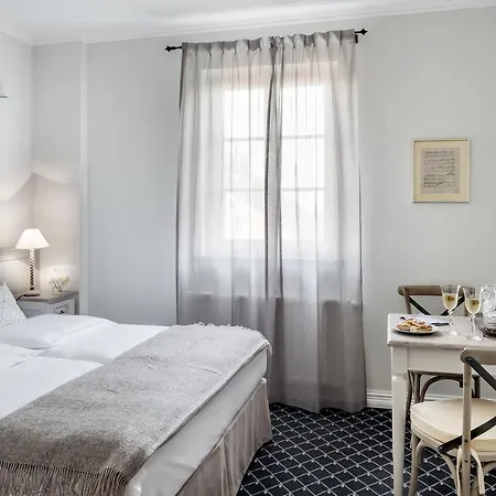 Palac Kamieniec Couette-café 3*