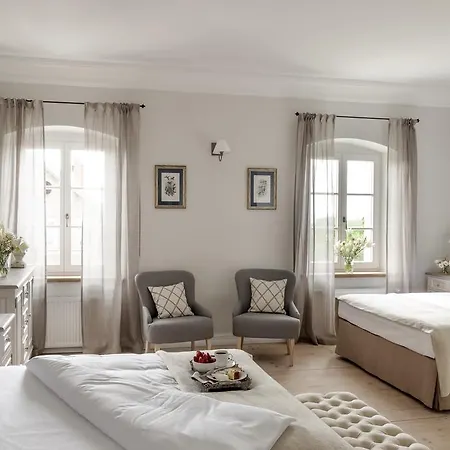 Palac Kamieniec 3*