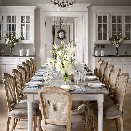 Palac Kamieniec B&B 폴라니카-즈루이