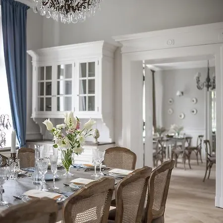 Palac Kamieniec B&B 3*