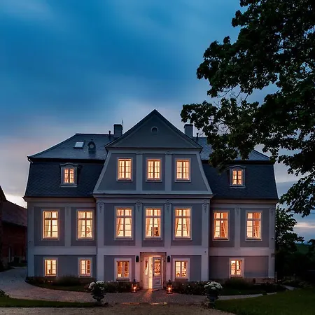 Palac Kamieniec B&B 3*