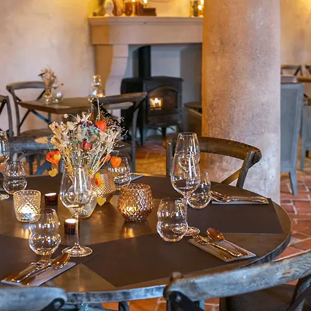 Alojamento de Acomodação e Pequeno-almoço Palac Kamieniec 3*