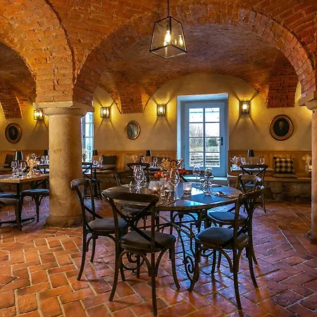 Palac Kamieniec Alojamento de Acomodação e Pequeno-almoço Polanica-Zdrój