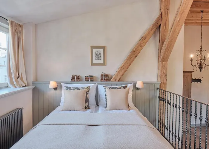 Palac Kamieniec Alojamento de Acomodação e Pequeno-almoço Polanica-Zdrój