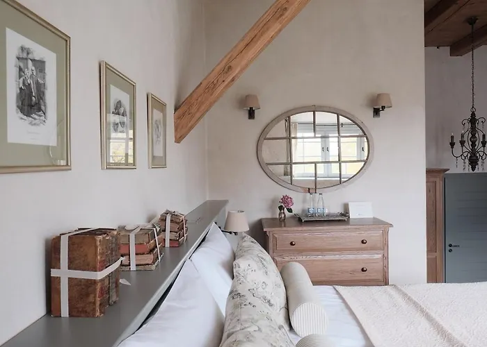 Palac Kamieniec Alojamento de Acomodação e Pequeno-almoço